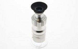 Mikroskooppi, asteikolla, suurennus x20, LED valo